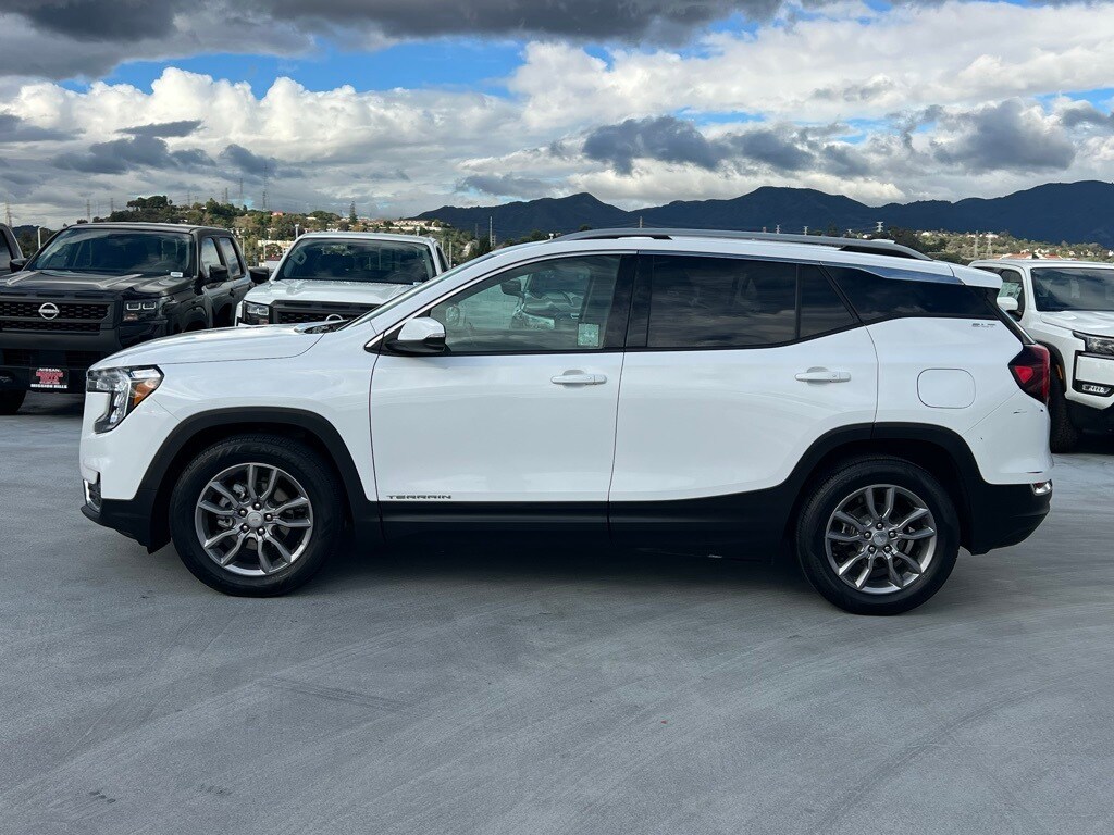 2024 Gmc Terrain SLT photo 3