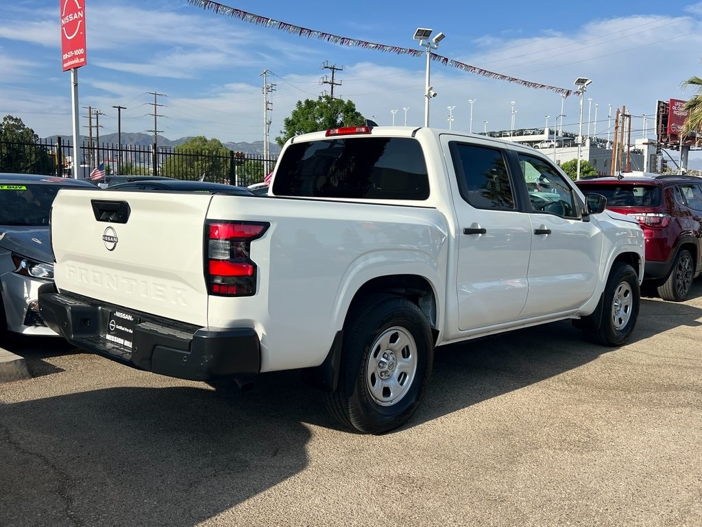 2024 Nissan Frontier S photo 2