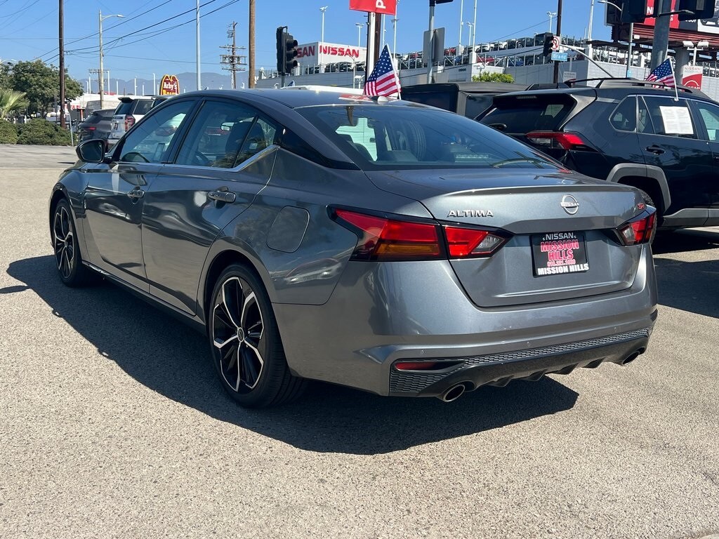 2023 Nissan Altima 2.5 SR photo 4
