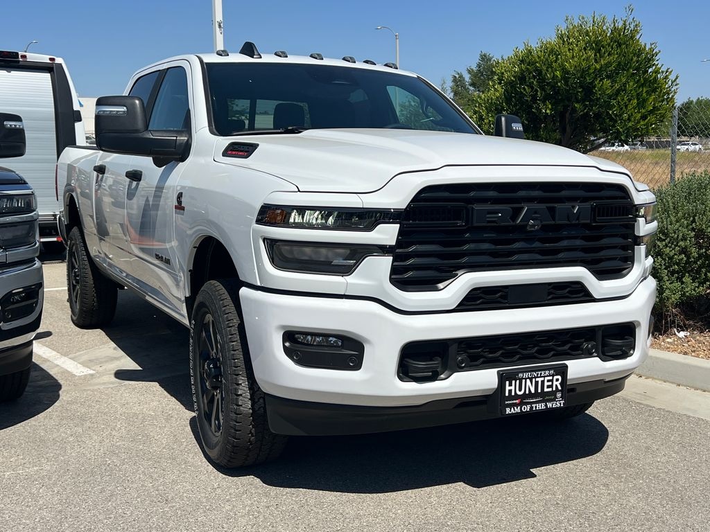 New 2026 Ram 2500 BIG HORN CREW CAB 4X4 6'4 BOX Pickup