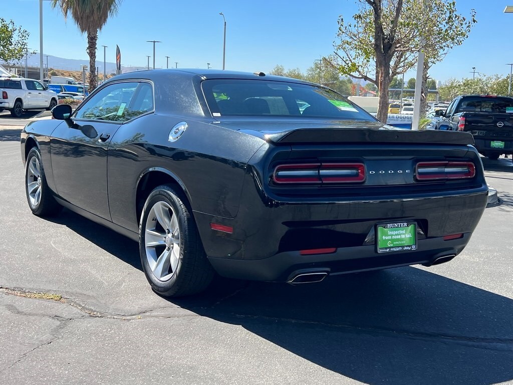 2022 Dodge Challenger SXT photo 4