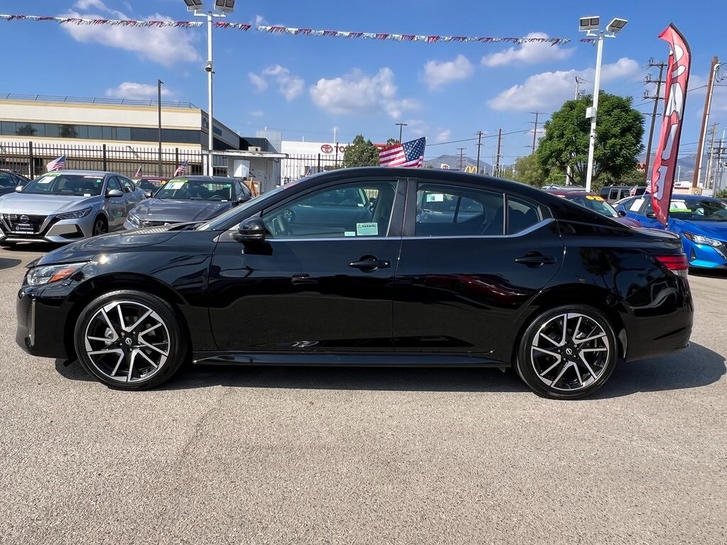 2025 Nissan Sentra SR photo 3