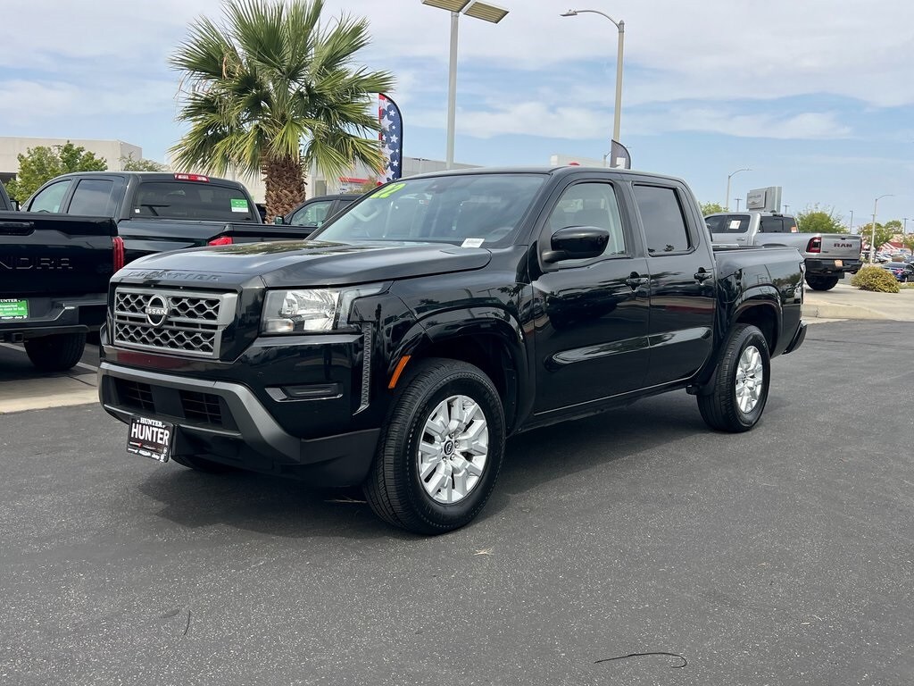 2022 Nissan Frontier SV photo 2