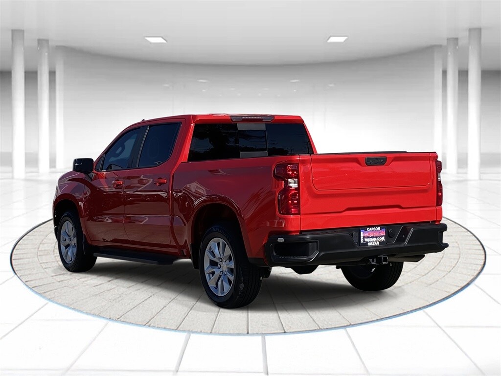 2022 Chevrolet Silverado 1500 LT photo 2