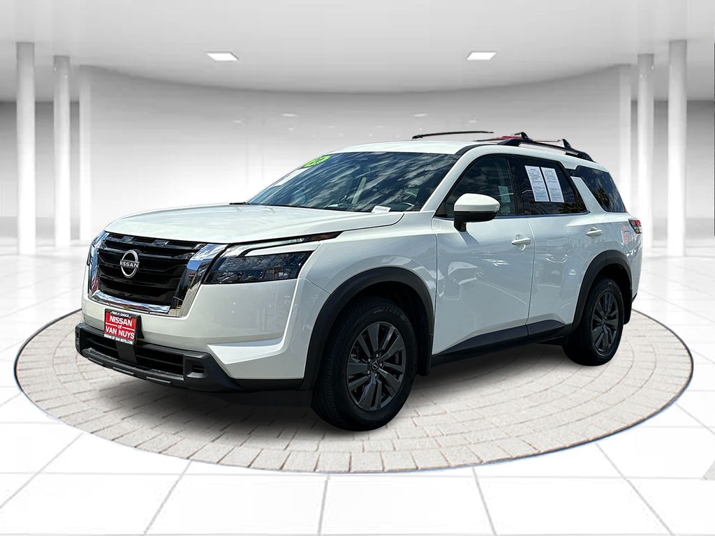 2024 Nissan Pathfinder SV 2WD's photo