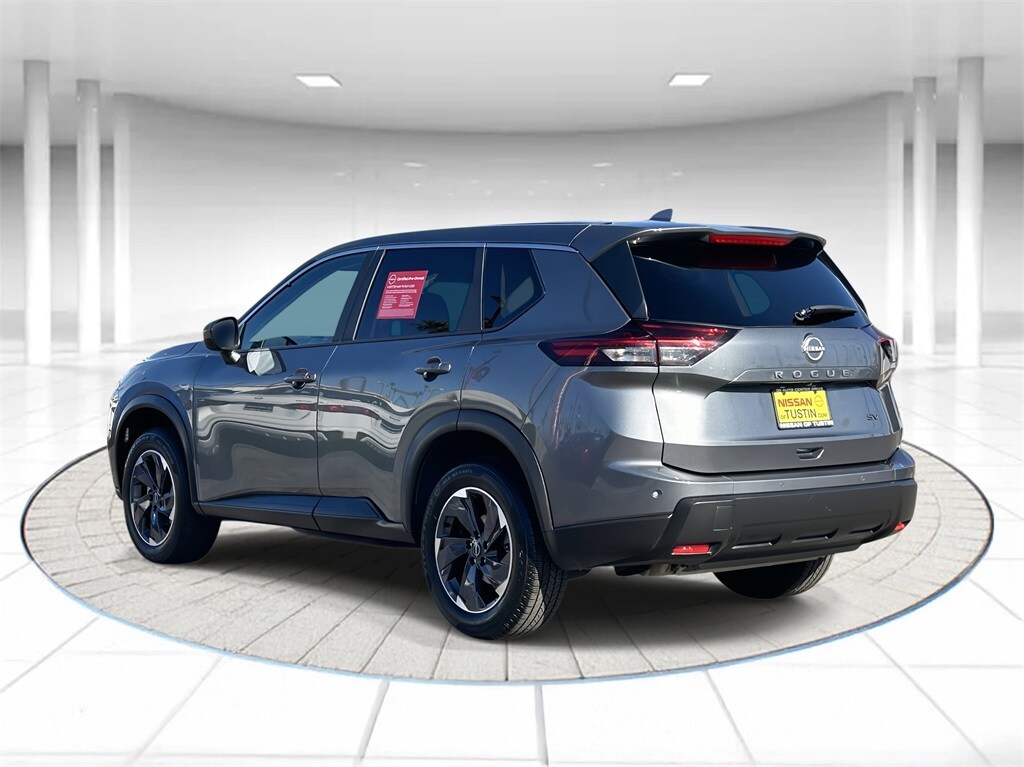 2024 Nissan Rogue SV photo 2