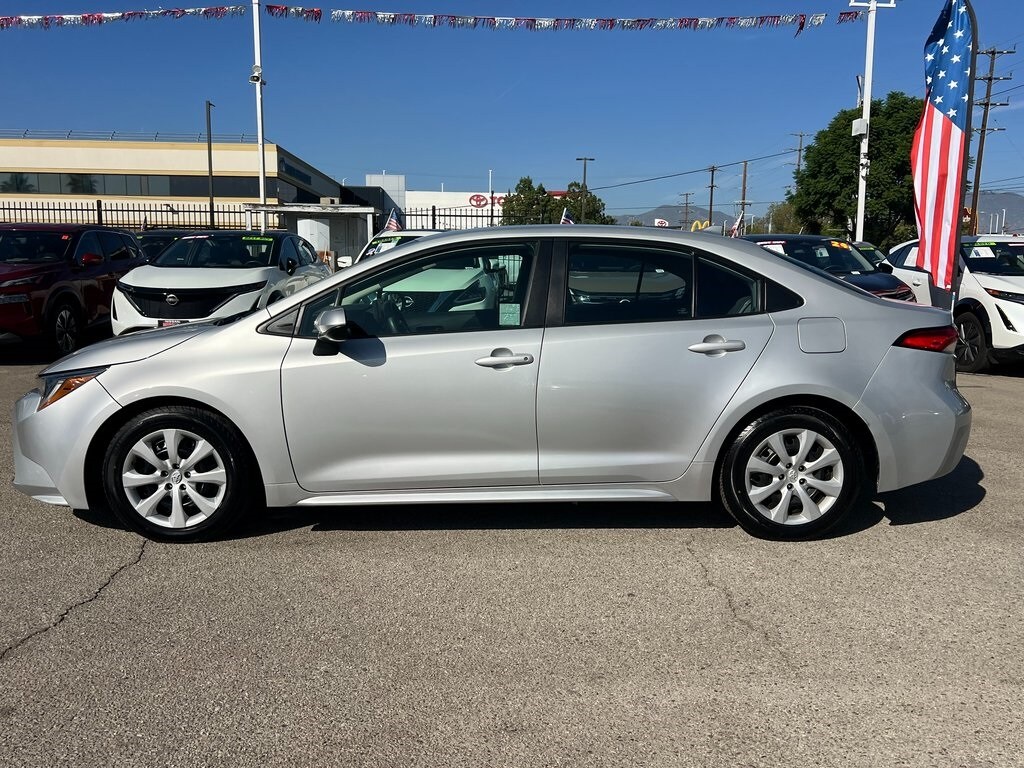 2023 Toyota Corolla LE photo 3