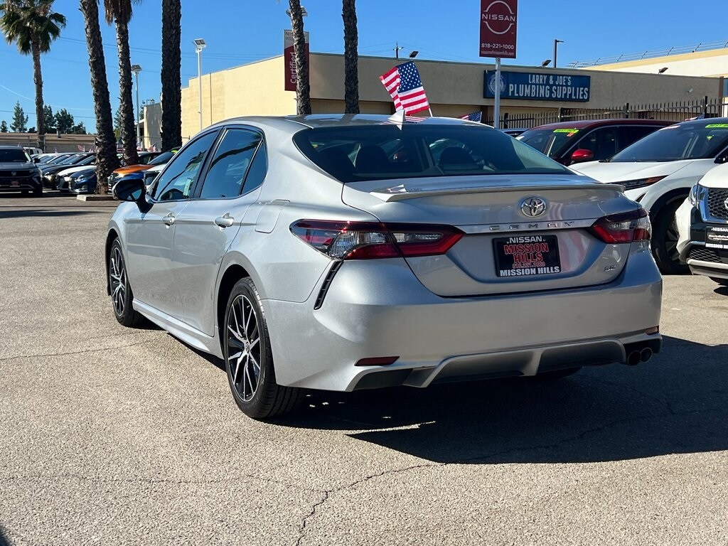 2023 Toyota Camry SE photo 4