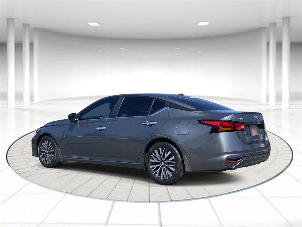2024 Nissan Altima 2.5 SV photo 2
