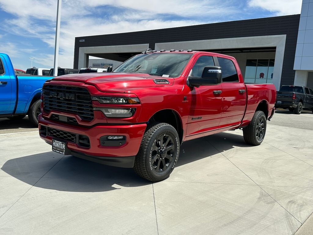 New 2026 Ram 2500 BIG HORN CREW CAB 4X4 6'4 BOX Pickup