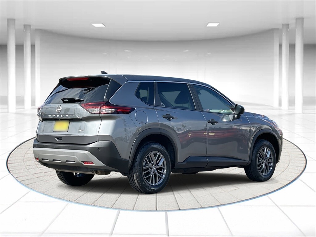 2023 Nissan Rogue S photo 2