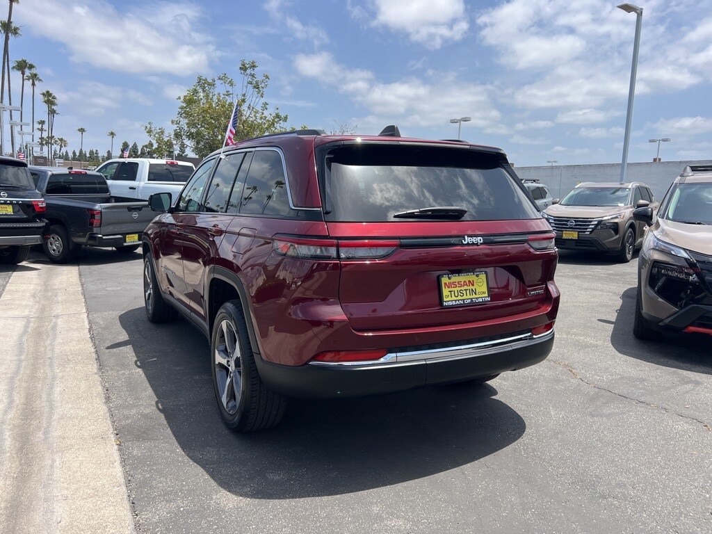 2023 Jeep Grand Cherokee Limited photo 3