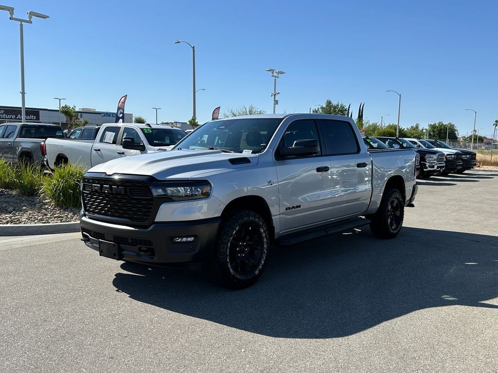 New 2026 Ram 1500 WARLOCK CREW CAB 4X4 5'7 BOX Pickup