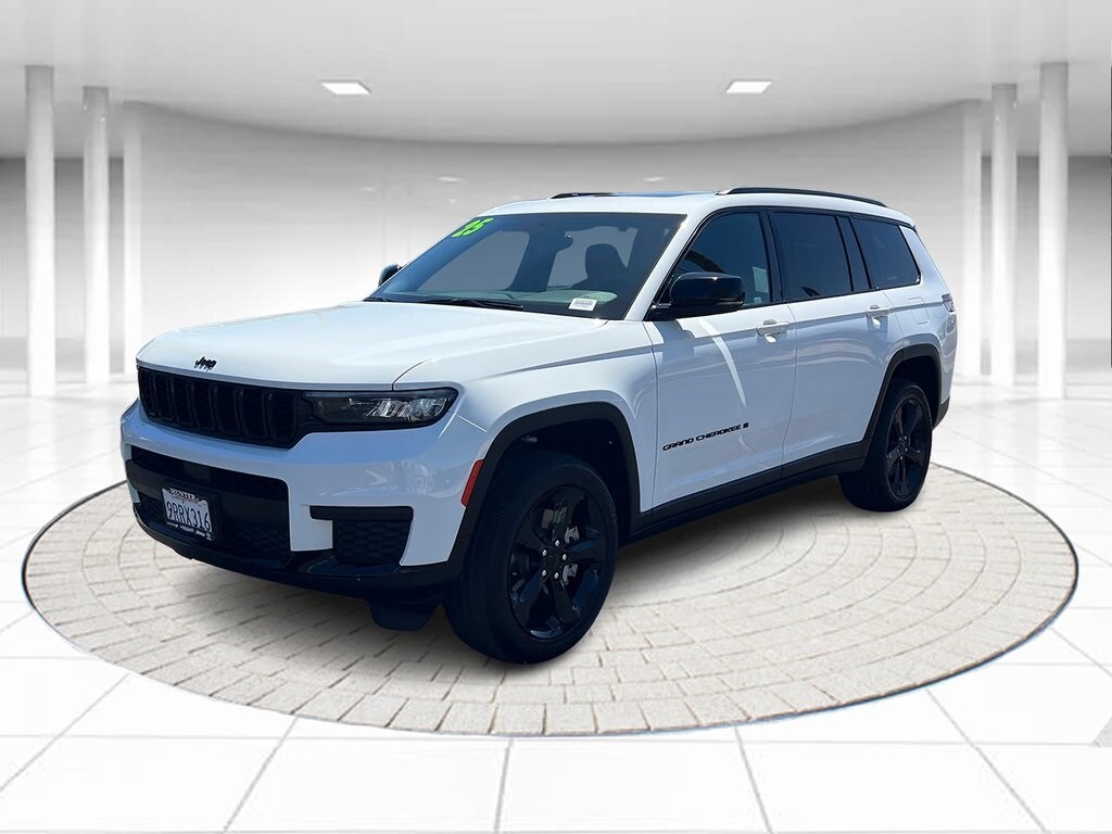2024 Jeep Grand Cherokee L Summit Reserve photo 2