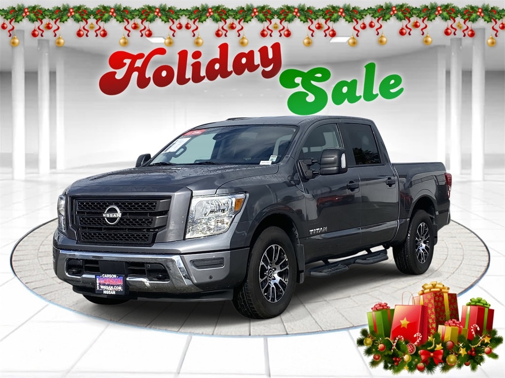 2023 Nissan Titan SV's photo