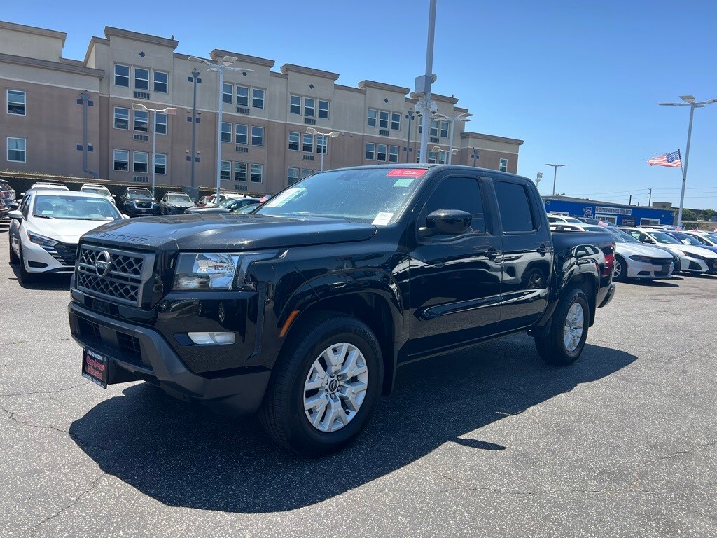 2023 Nissan Frontier SV photo 2