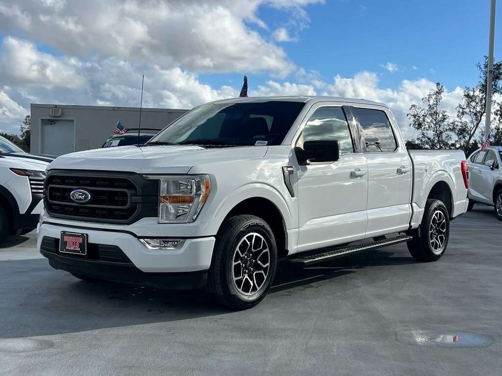 2021 Ford F-150 XLT photo 2