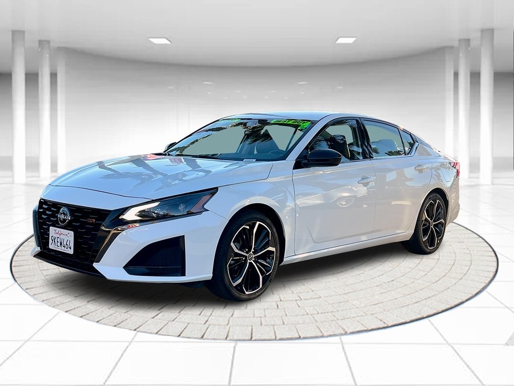 2024 Nissan Altima SR's photo