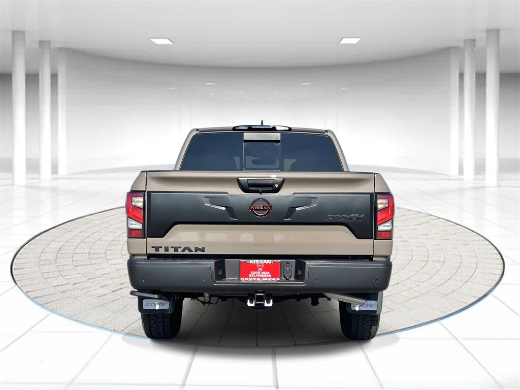 2024 Nissan Titan PRO-4X photo 2
