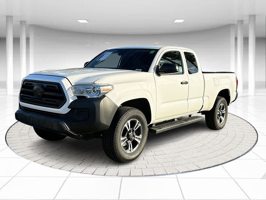 2018 Toyota Tacoma SR's photo