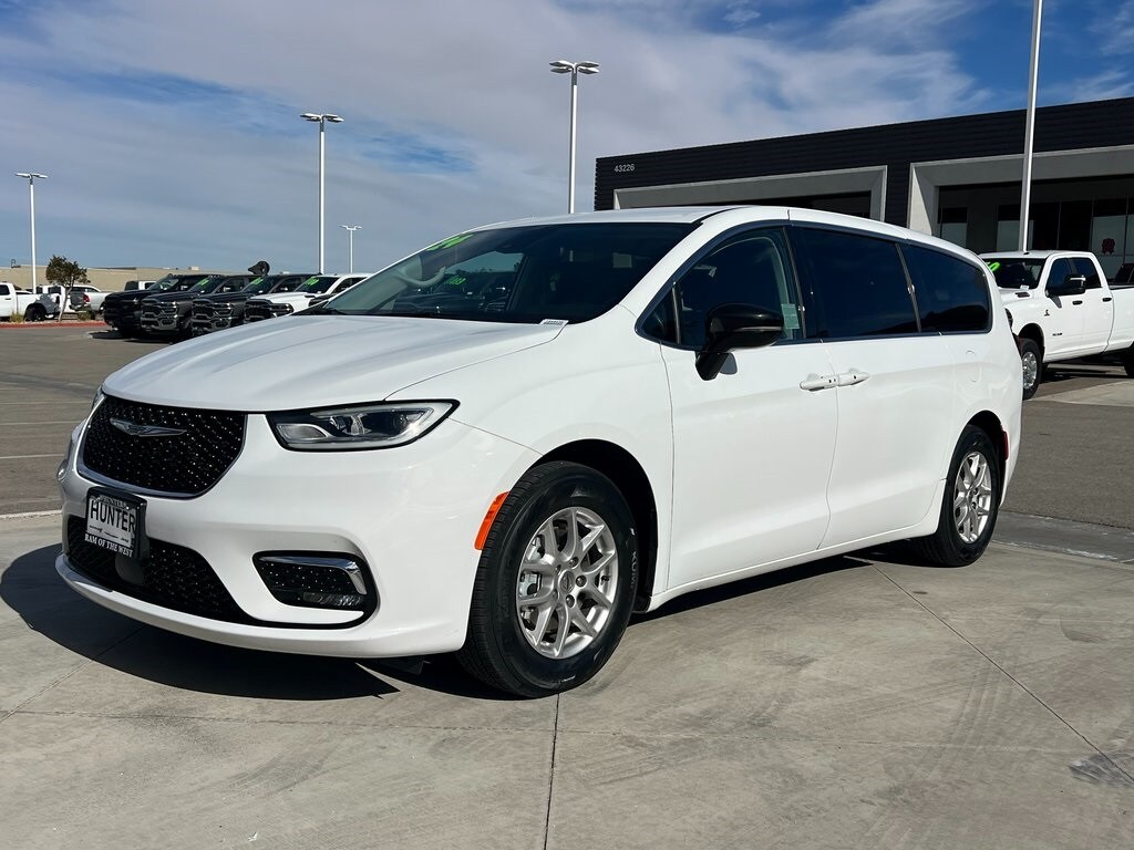 Certified 2024 Chrysler Pacifica Touring L Minivan/Van