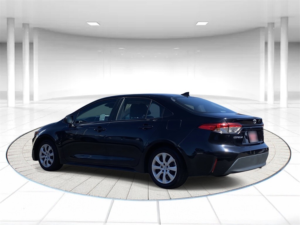 2023 Toyota Corolla LE photo 2