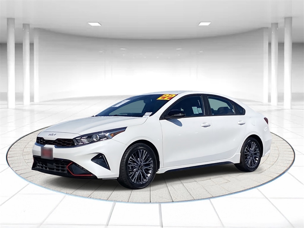 2022 Kia FORTE GT-Line's photo