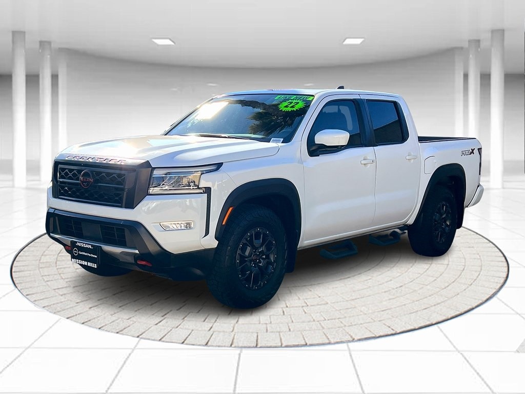 2022 Nissan Frontier PRO-X's photo