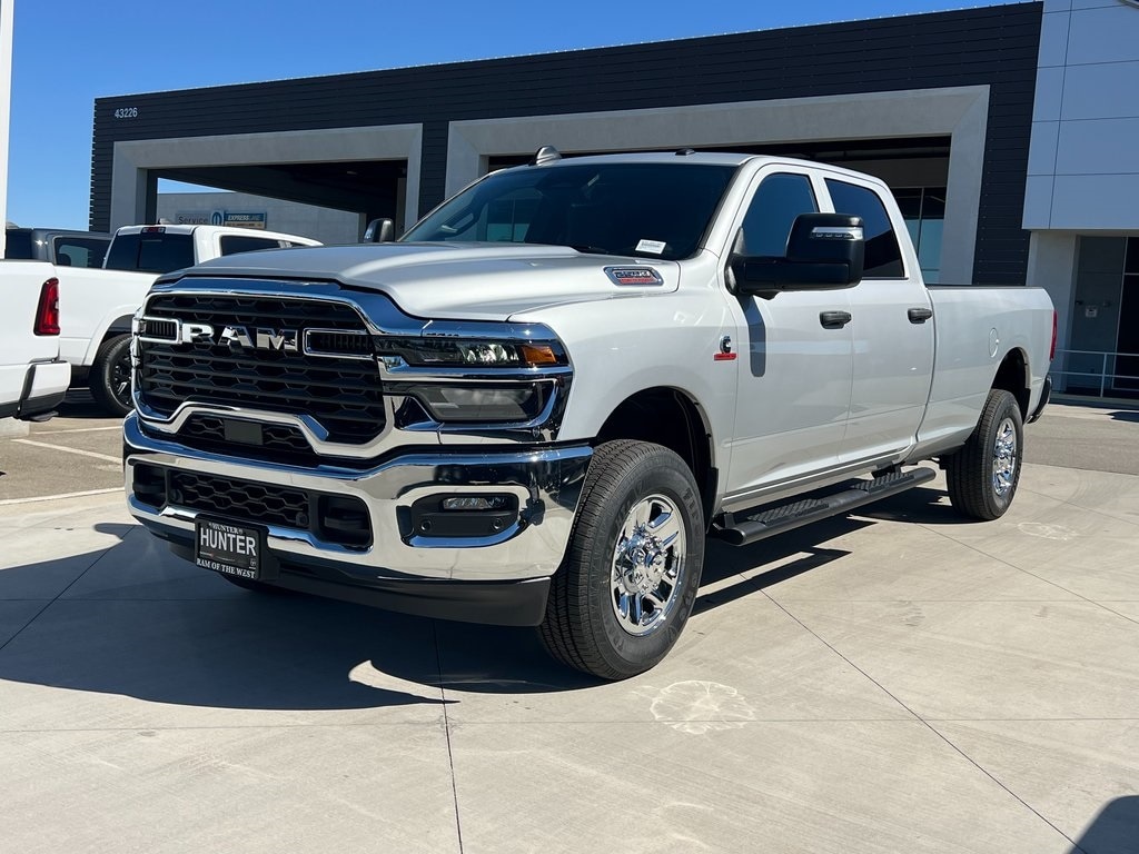New 2025 Ram 2500 TRADESMAN CREW CAB 4X4 8' BOX Pickup