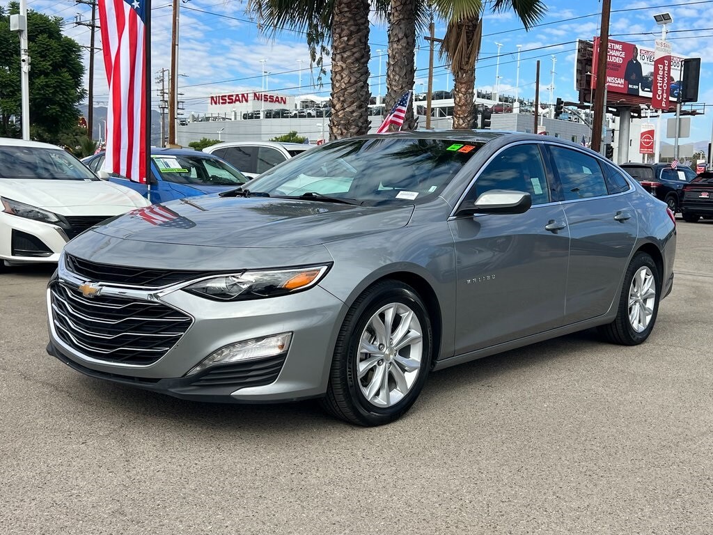 2024 Chevrolet Malibu 1LT photo 2