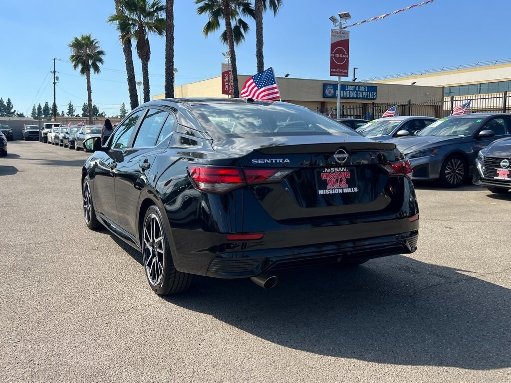 2025 Nissan Sentra SR photo 4
