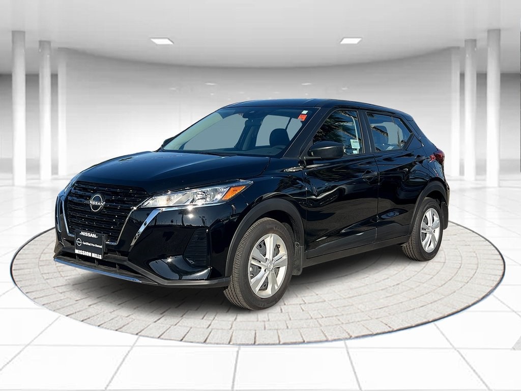 2025 Nissan KICKS PLAY Base's photo