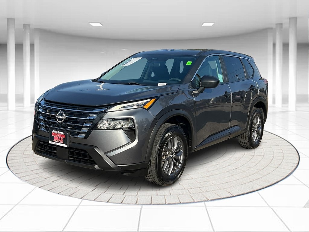 2024 Nissan Rogue S's photo