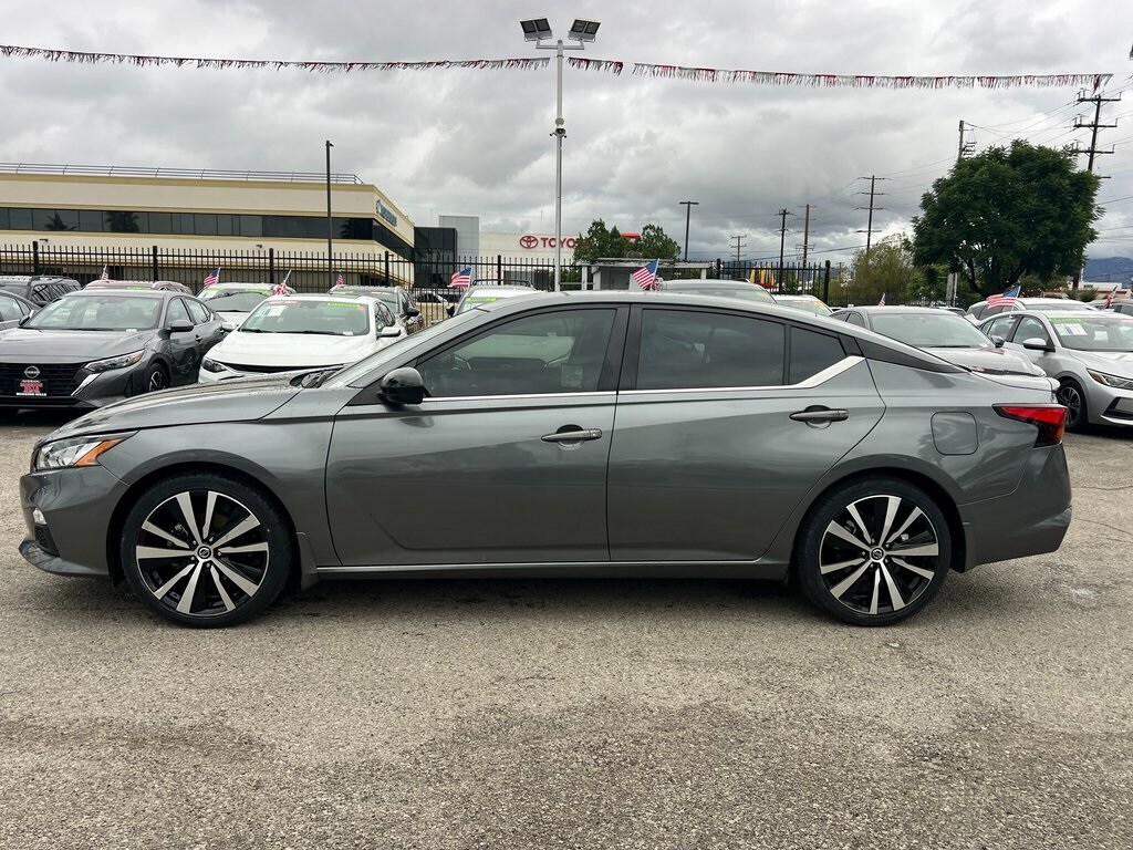 2022 Nissan Altima 2.5 SR photo 3