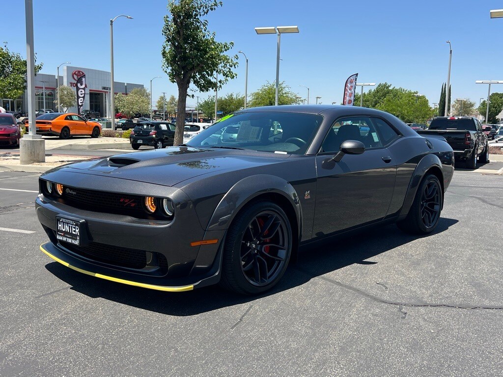 2020 Dodge Challenger R/T Scat Pack Widebody photo 2