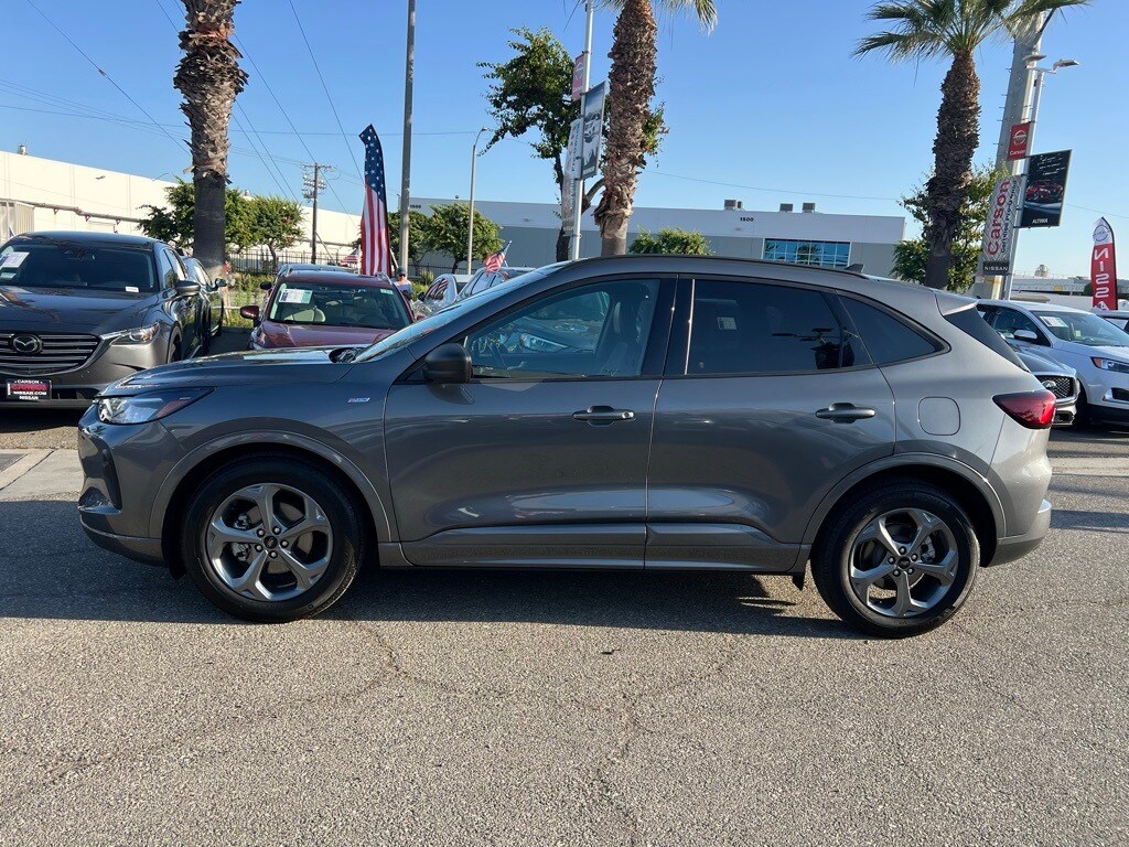 2023 Ford Escape ST-Line photo 3