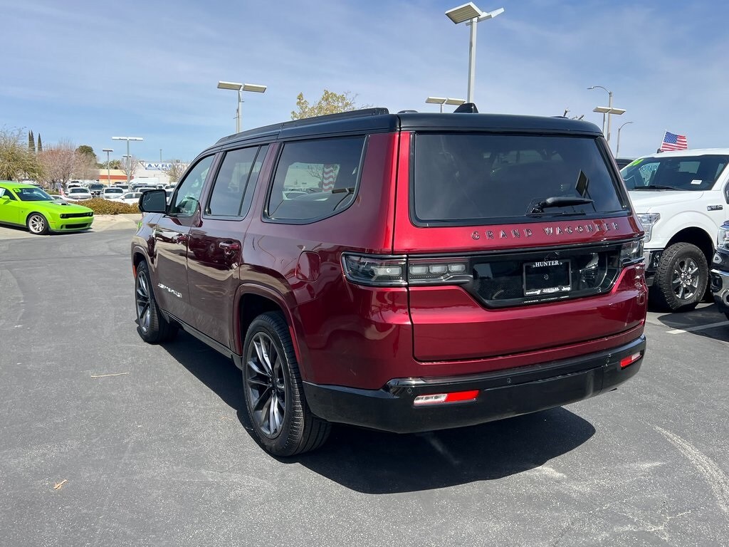 2025 Jeep Grand Wagoneer II photo 4