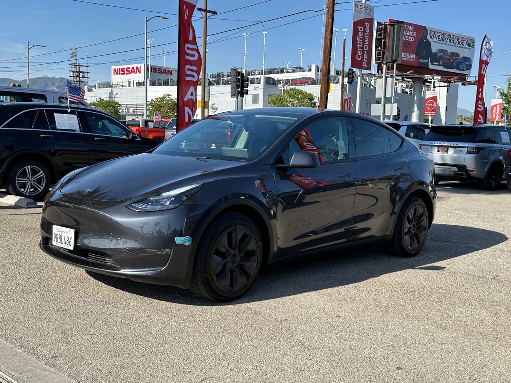 Vehicle Image 2