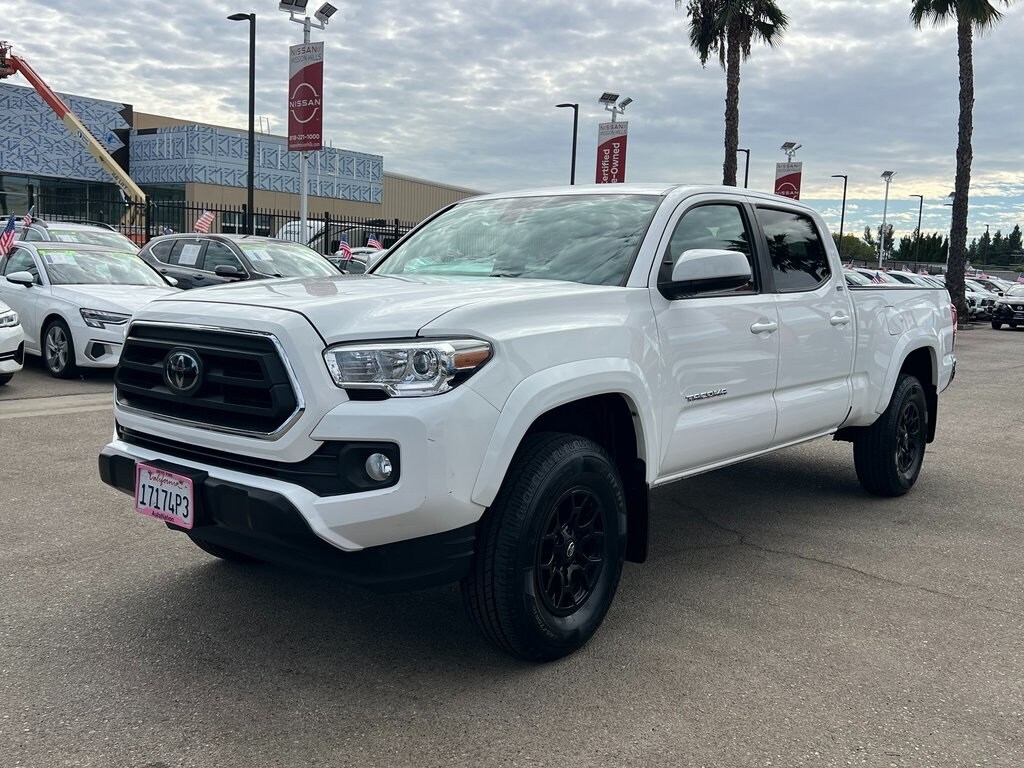 2022 Toyota Tacoma SR5 photo 2