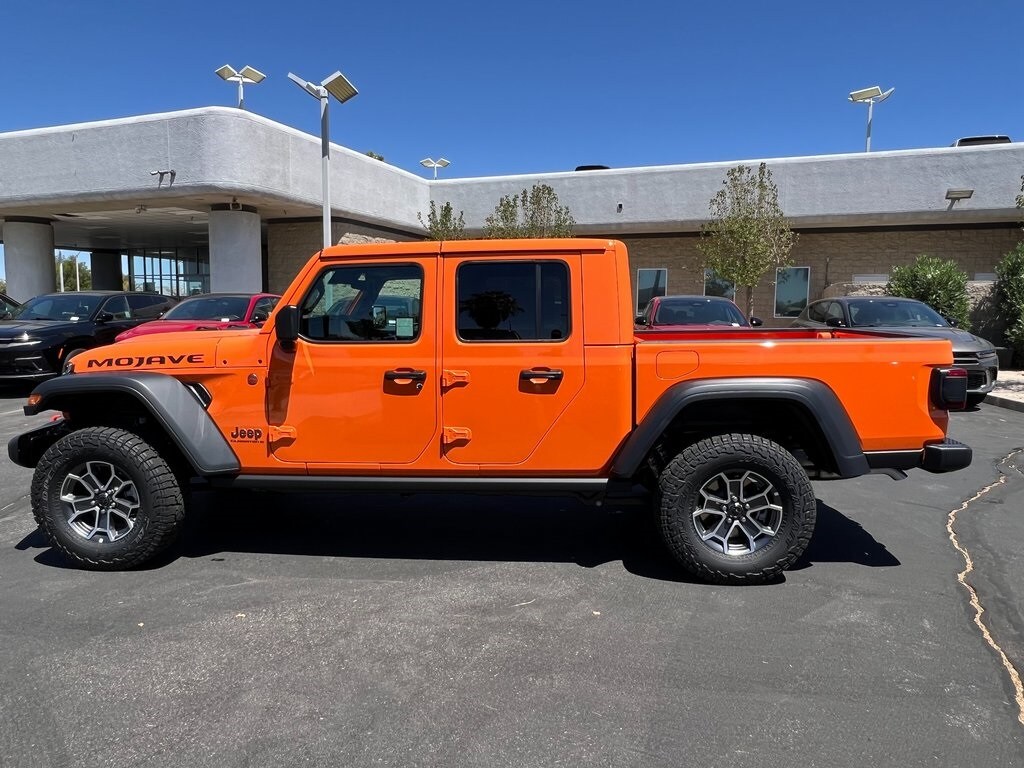 2025 Jeep Gladiator Mojave photo 3