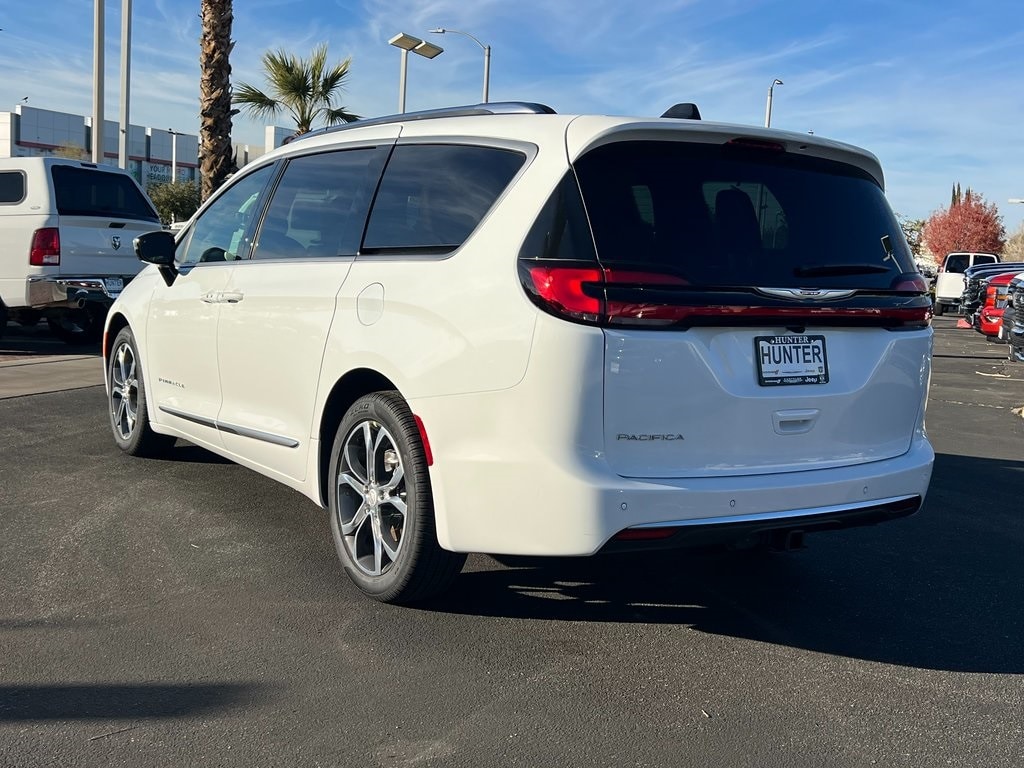 New 2026 Chrysler Pacifica PINNACLE Passenger Van