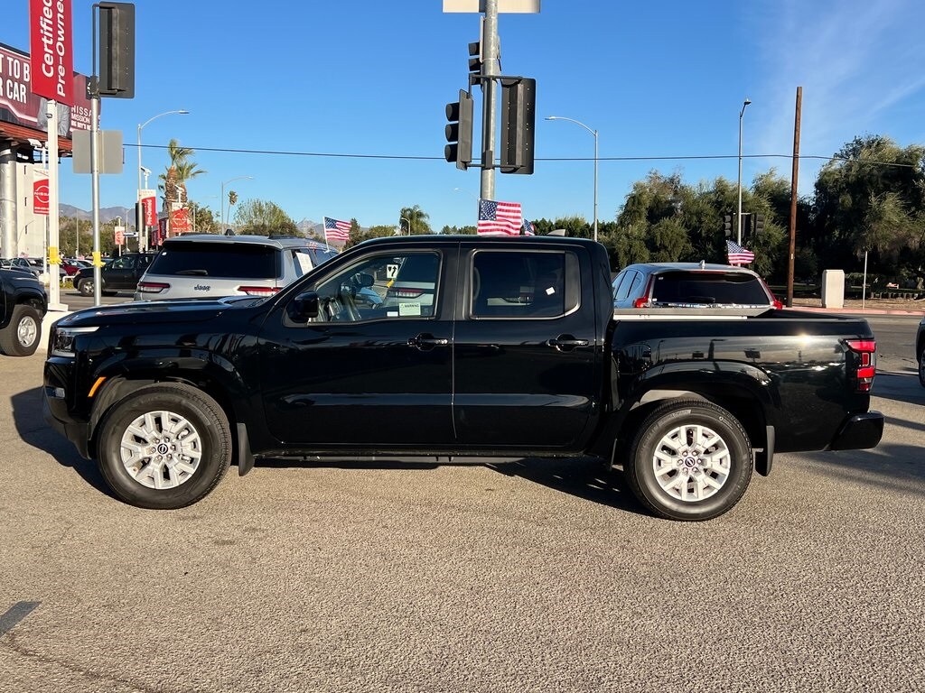 2023 Nissan Frontier SV photo 3