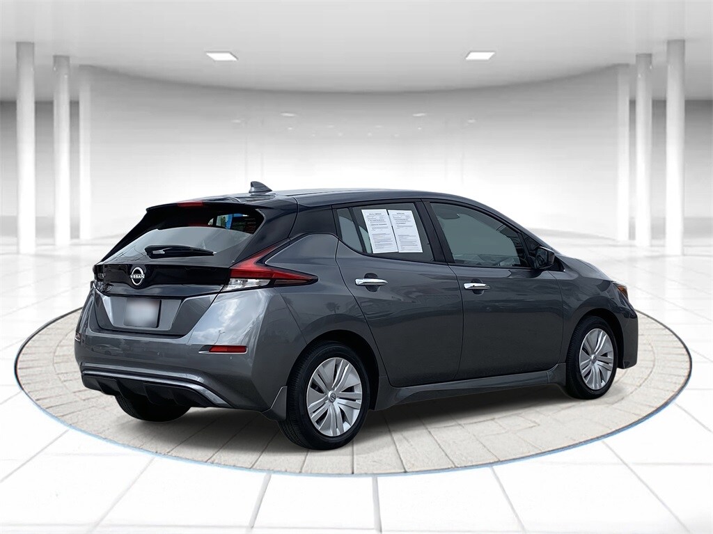 2023 Nissan Leaf S photo 4