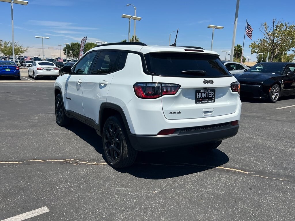 2025 Jeep Compass Latitude photo 4