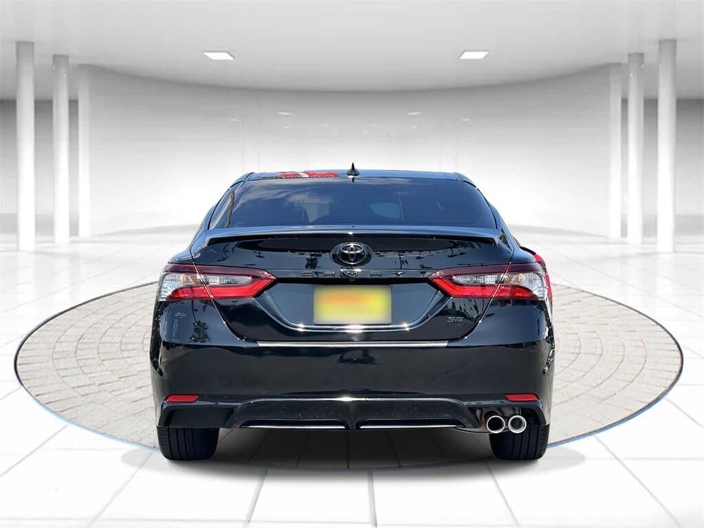 2023 Toyota Camry SE photo 3