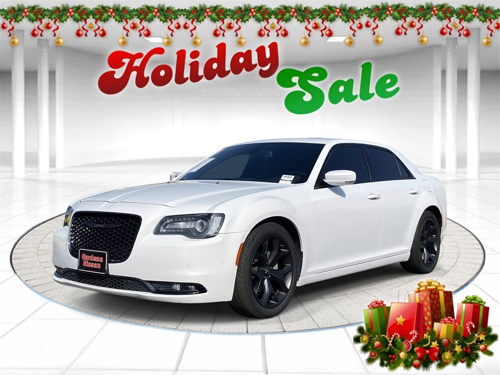 2022 Chrysler 300 S's photo