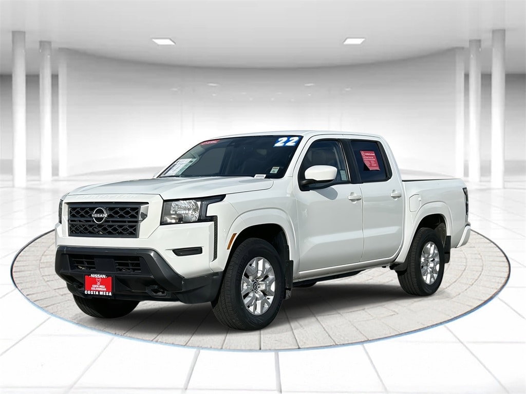 2022 Nissan Frontier SV's photo