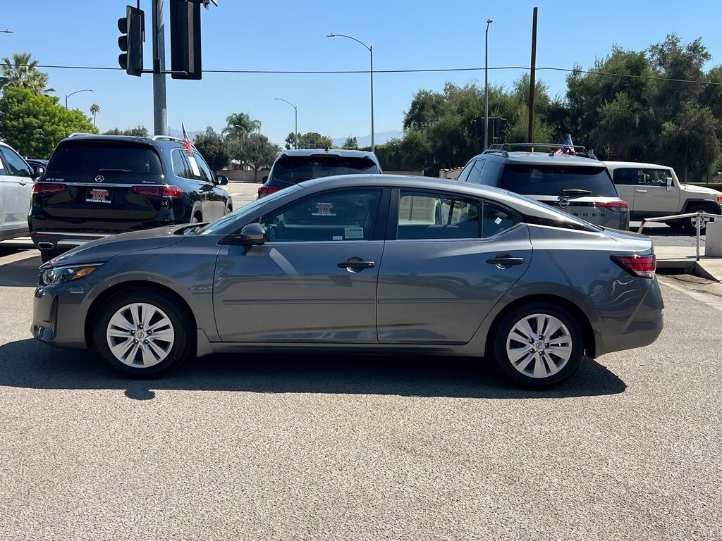 2025 Nissan Sentra S photo 3