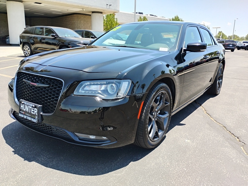 2022 Chrysler 300 Sedan 