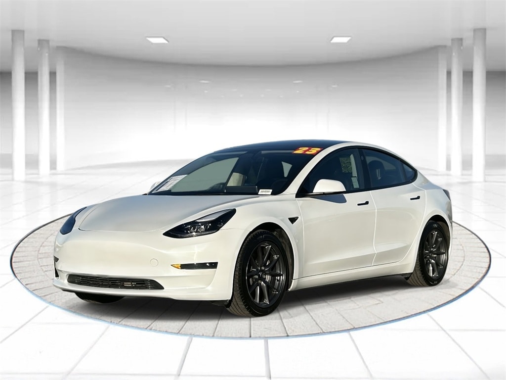 2023 Tesla Model 3 Base's photo